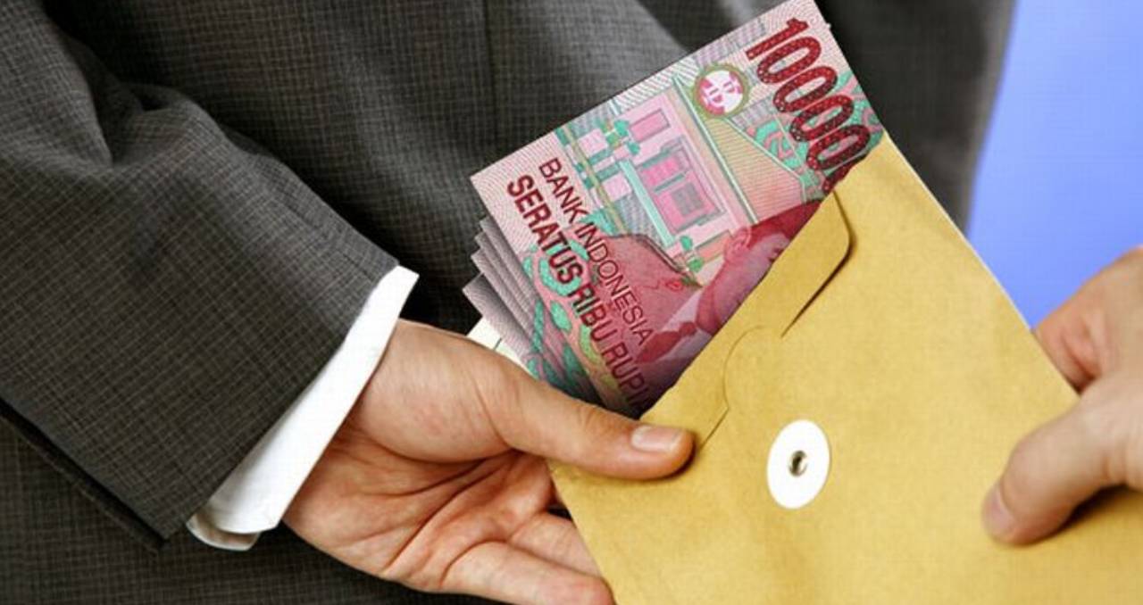 Suap dan Gratifikasi Muluskan Korupsi di Perusahaan Pelat Merah (2)
